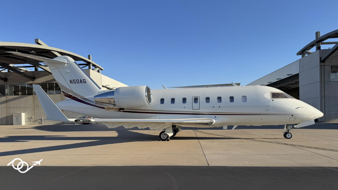 Challenger 605 in flight